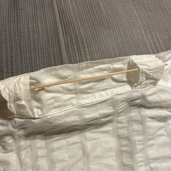 White curtains - Picture 4 of 5